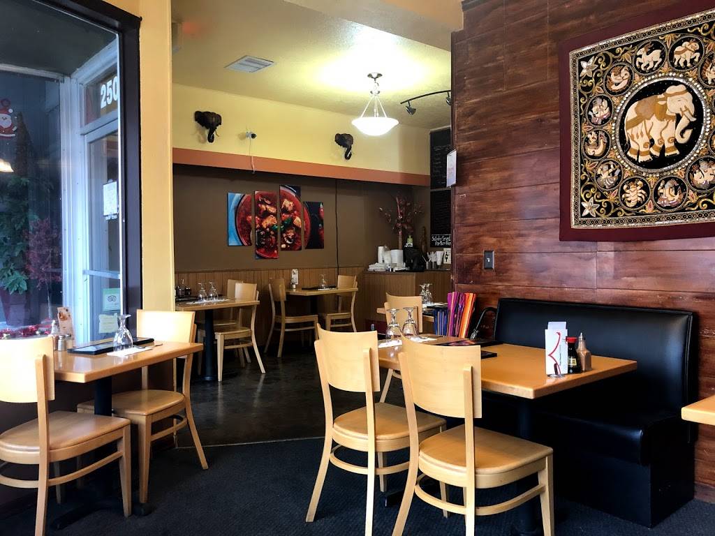 Thai House Cuisine | restaurant | 250 E Main St, Hillsboro, OR 97123, USA | 5037477880 OR +1 503-747-7880