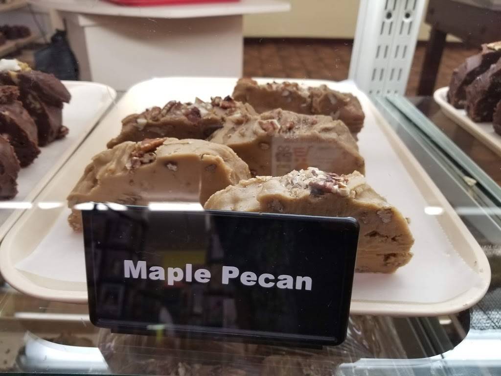 Gulf Coast Fudge Co. | meal takeaway | 2787 N Tamiami Trail, North Fort Myers, FL 33903, USA | 2395992605 OR +1 239-599-2605