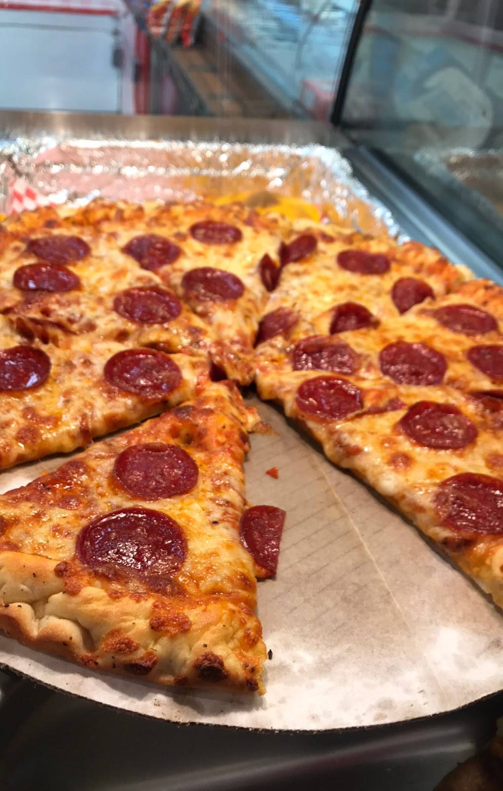 Rocky’s Pizza | restaurant | 810 Genesee St, Rochester, NY 14611, USA | 5854360020 OR +1 585-436-0020