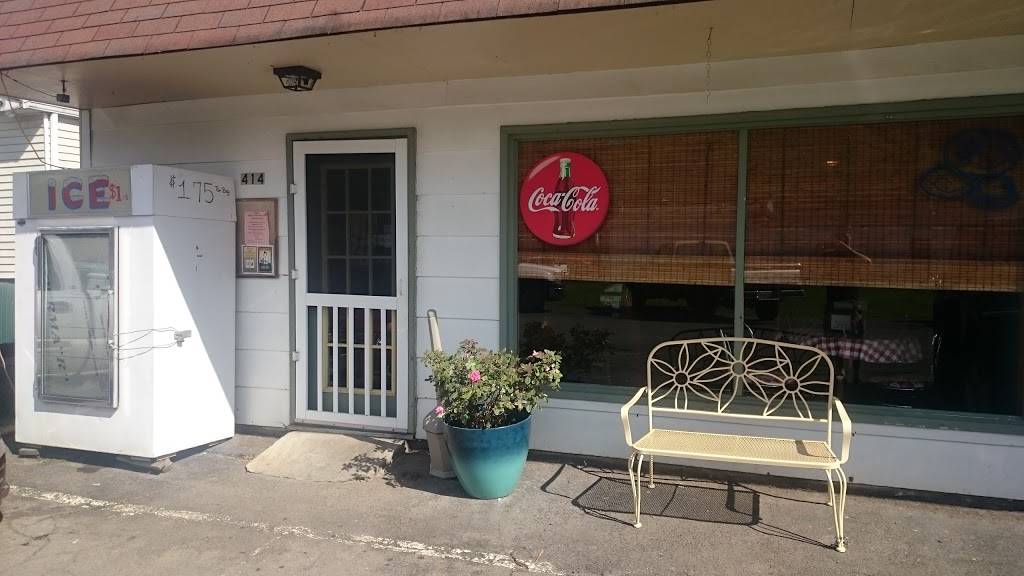 Farmers Table | restaurant | 61 Midtown Circle, Honaker, VA 24260, USA | 2768737372 OR +1 276-873-7372