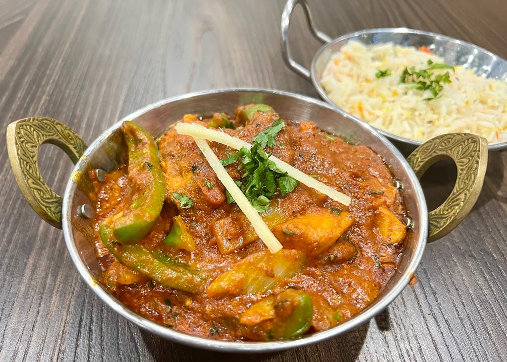 Curries Indian Cuisine and Bar | restaurant | 711 E 32nd St, Yuma, AZ 85365, USA | 9289197013 OR +1 928-919-7013