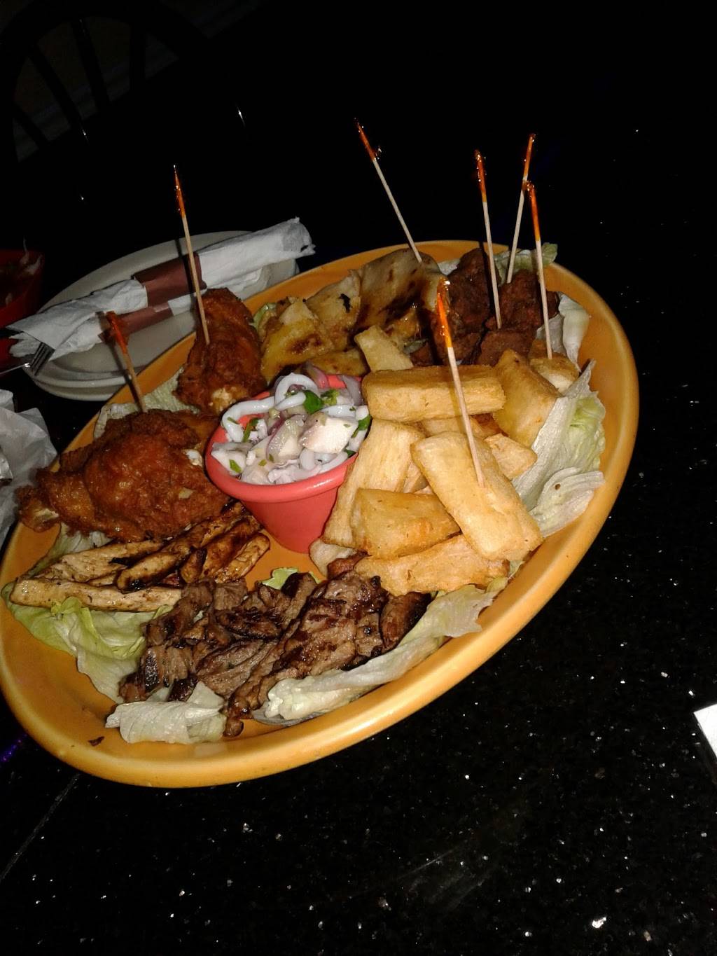 El Puente De Oro Restaurant | restaurant | 11123 Veirs Mill Rd Suite #B, Wheaton, MD 20902, USA | 3019423070 OR +1 301-942-3070