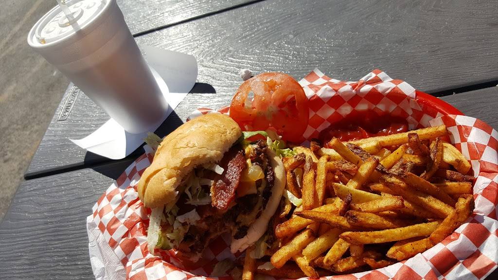 Tays Burger Shack | restaurant | 1019 Armour Rd, North Kansas City, MO 64116, USA | 8165418282 OR +1 816-541-8282