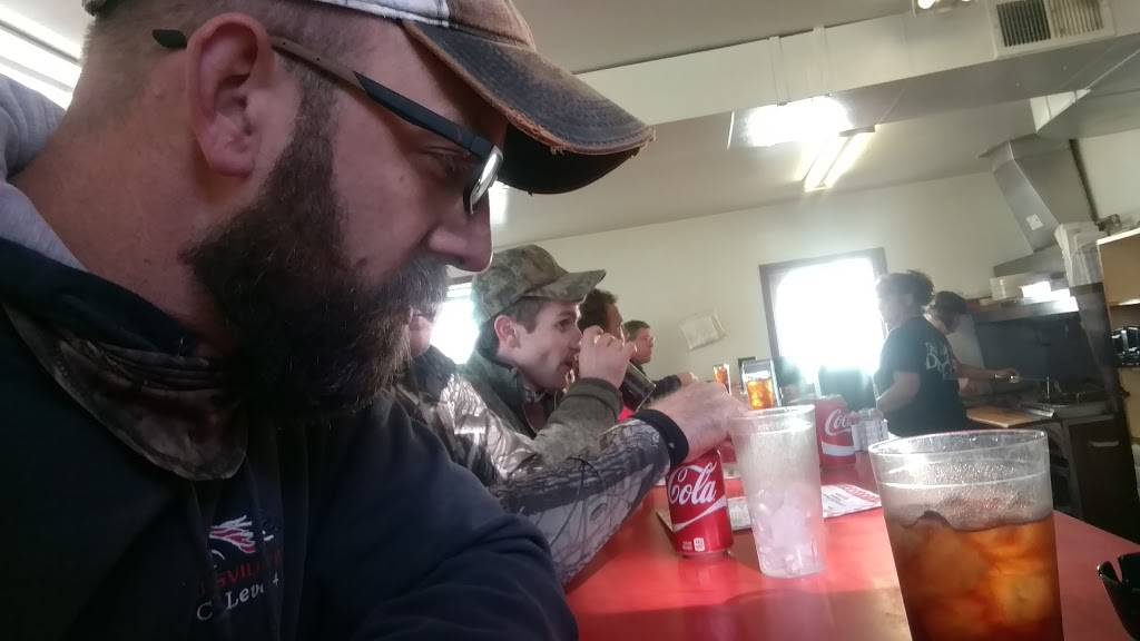 Lyndas Grill | meal takeaway | 109 Jefferson St, Taylorsville, KY 40071, USA | 5024772857 OR +1 502-477-2857