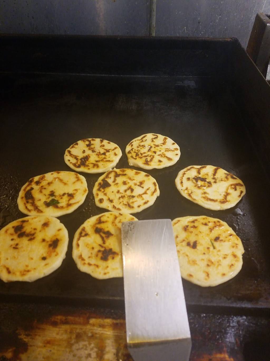 Pupuseria Beltran | restaurant | 1512 S Beltline Rd #8, Dallas, TX 75253, USA | 9722862686 OR +1 972-286-2686