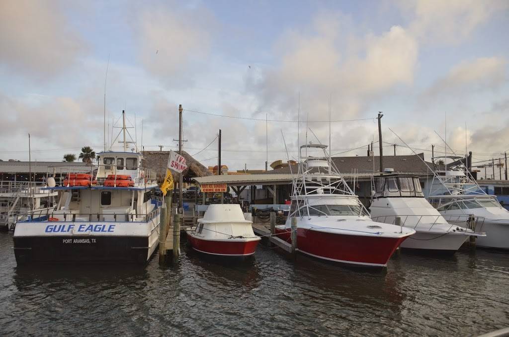 Fins | restaurant | 420 W Cotter Ave, Port Aransas, TX 78373, USA | 3617498646 OR +1 361-749-8646