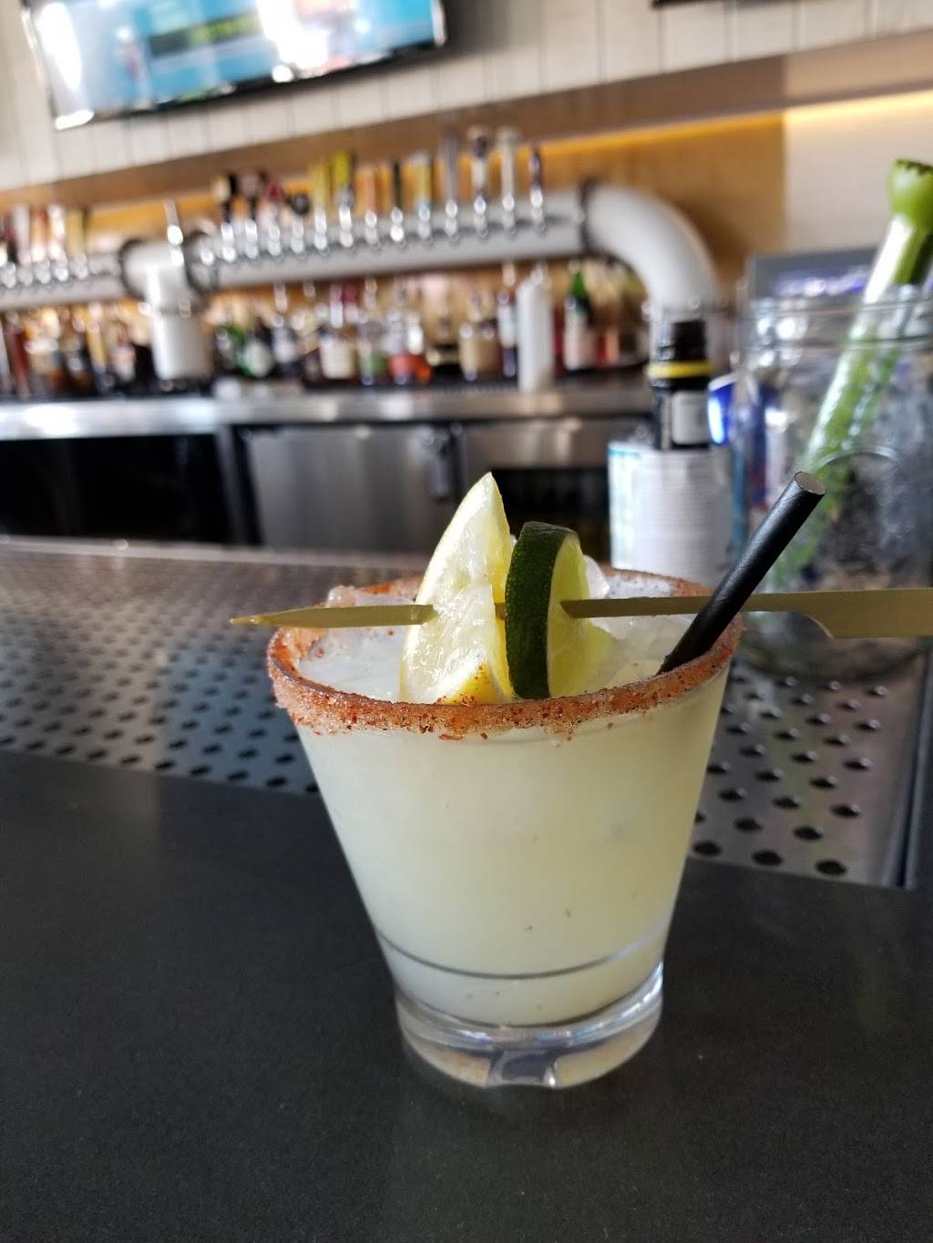 Mavericks Beach Club | restaurant | 860 Garnet Ave, San Diego, CA 92109, USA | 8589990348 OR +1 858-999-0348