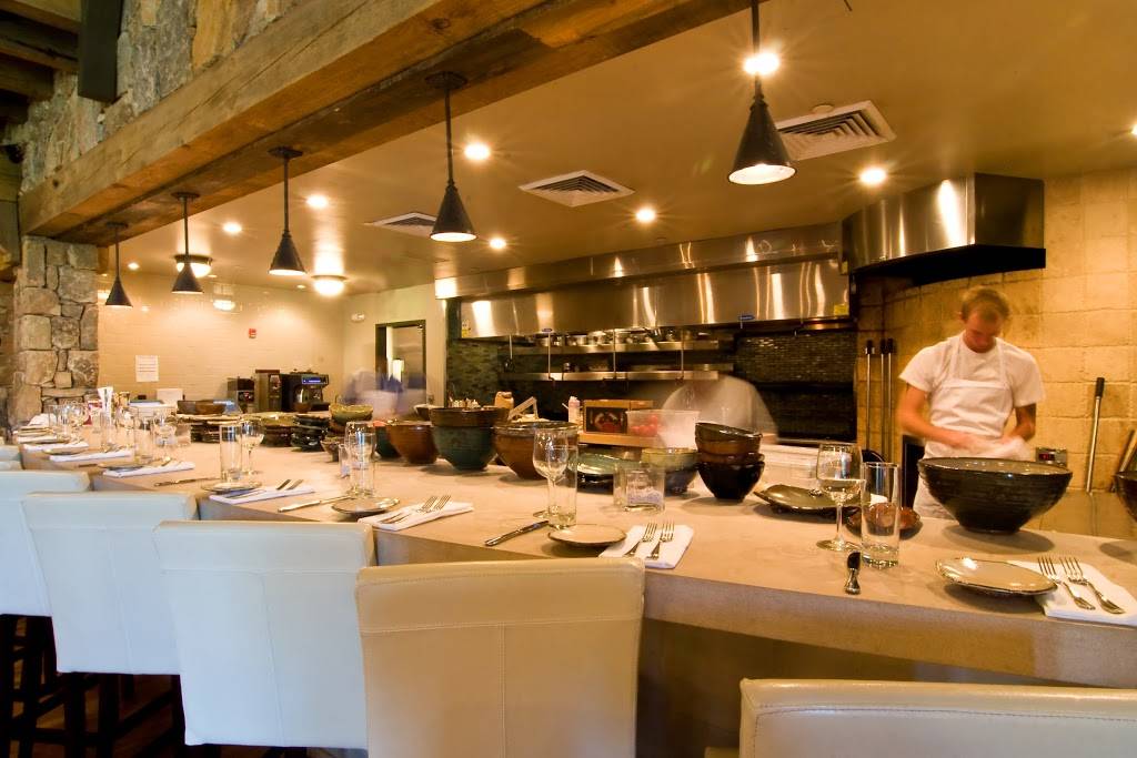 SpringHouse | restaurant | 12 Benson Mill Rd, Alexander City, AL 35010, USA | 2562157080 OR +1 256-215-7080