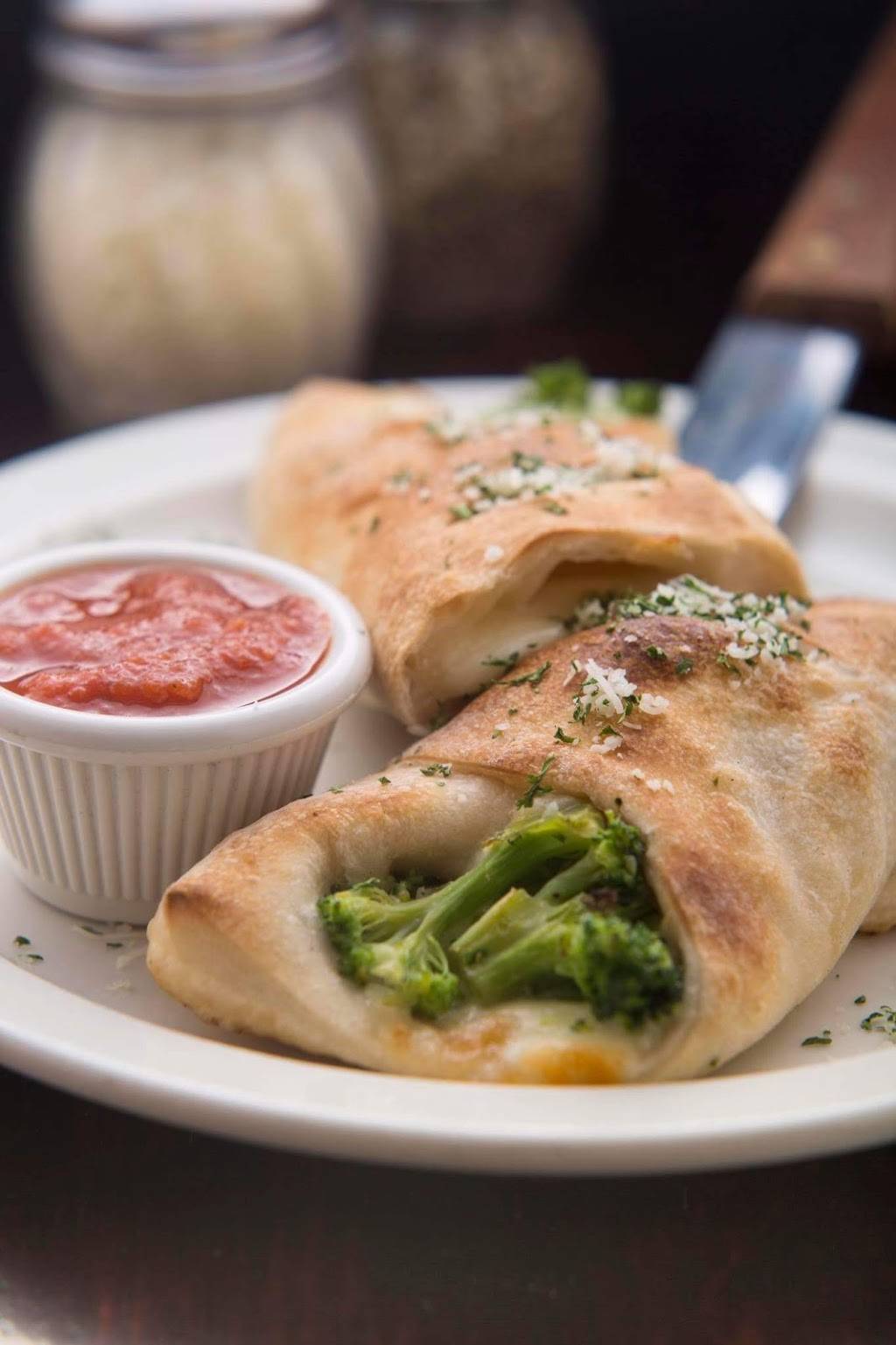 Mengos Pizzeria | restaurant | 911 Swartswood Rd, Newton, NJ 07860, USA | 9733001066 OR +1 973-300-1066