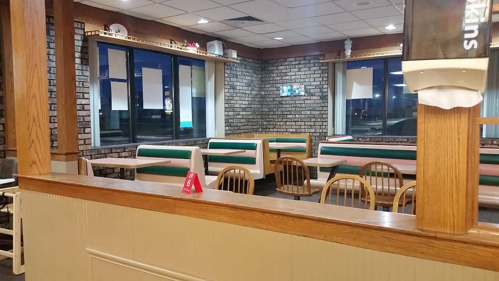 Dairy Queen Store | restaurant | 822 US-24, Gilman, IL 60938, USA | 8152654115 OR +1 815-265-4115