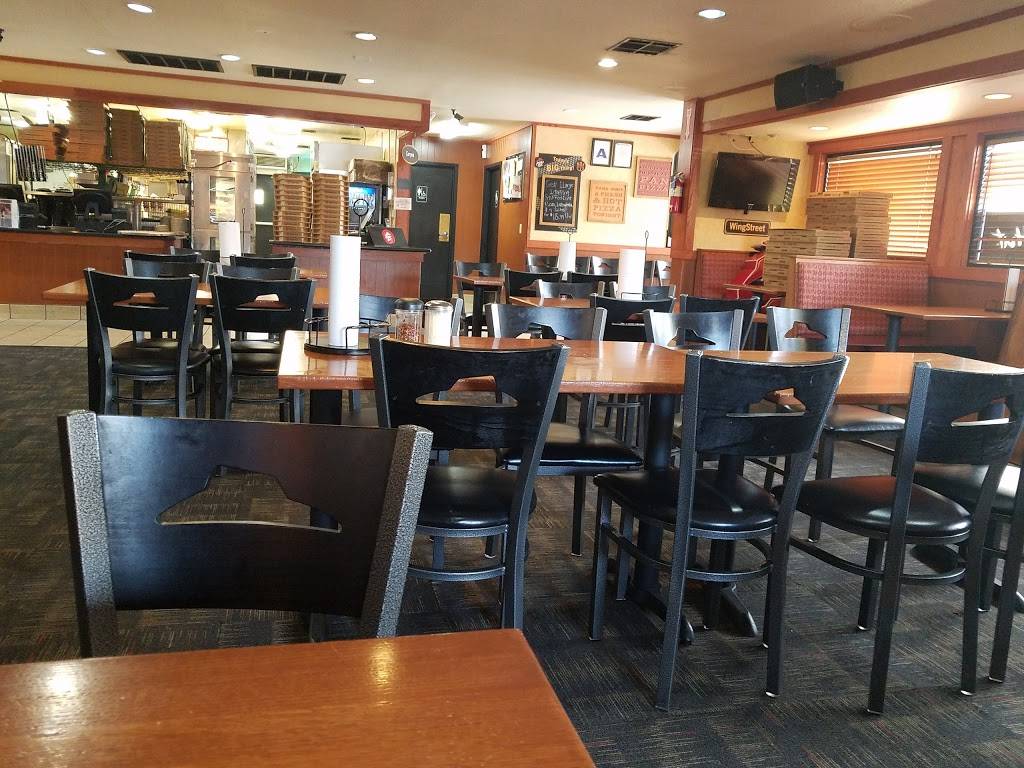 Pizza Hut | restaurant | 1675 N Perris Blvd Ste E, Perris, CA 92571, USA | 9516575456 OR +1 951-657-5456