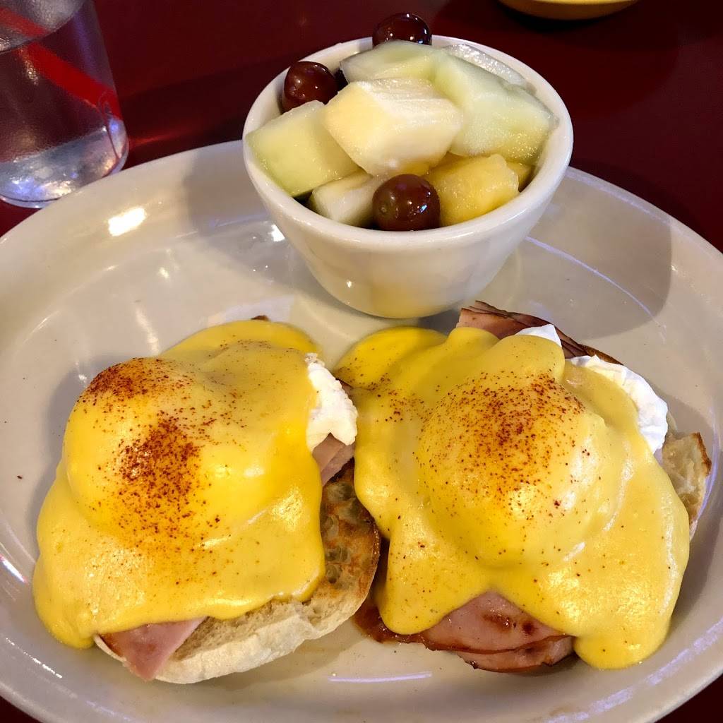 Gaslamp Bar & Grill | restaurant | 1315 NW Mall St, Issaquah, WA 98027, USA | 4253924547 OR +1 425-392-4547