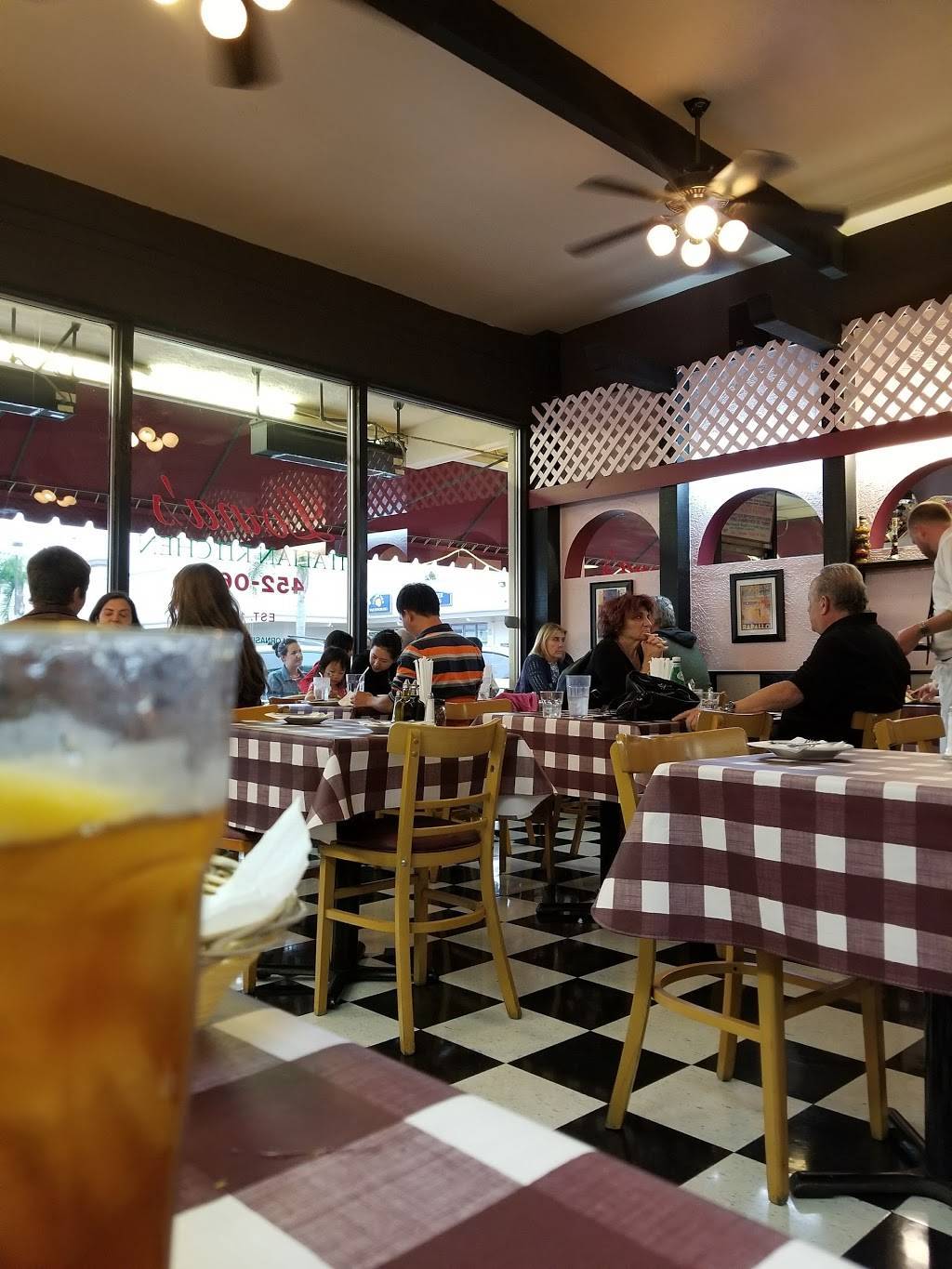 Lornas Italian Kitchen | restaurant | 3945 Governor Dr, San Diego, CA 92122, USA | 8584520661 OR +1 858-452-0661