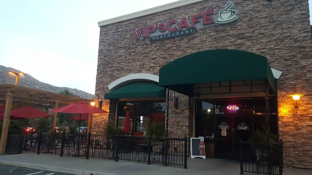 VIPS CAFE RESTAURANT | cafe | 29997 Canyon Hills Rd, Lake Elsinore, CA 92532, USA | 9512446677 OR +1 951-244-6677