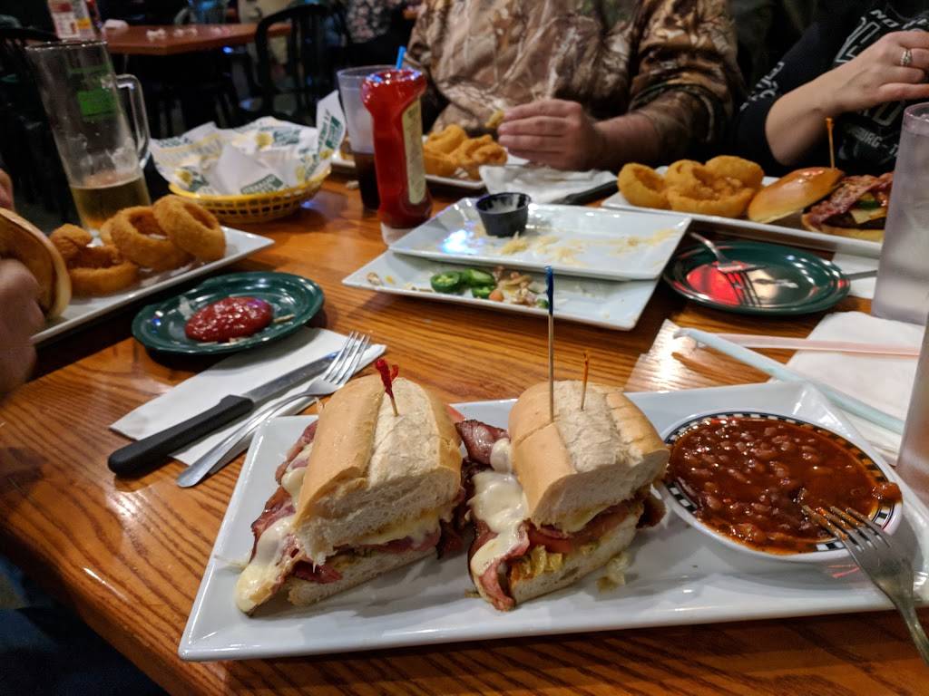 Quaker Steak & Lube | restaurant | 3737 Stone Creek Blvd, Cincinnati, OH 45251, USA | 5139239464 OR +1 513-923-9464