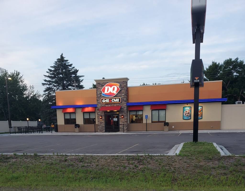 Dairy Queen Grill & Chill | restaurant | 624 S Cedar St, Royalton, MN 56373, USA | 3205848182 OR +1 320-584-8182