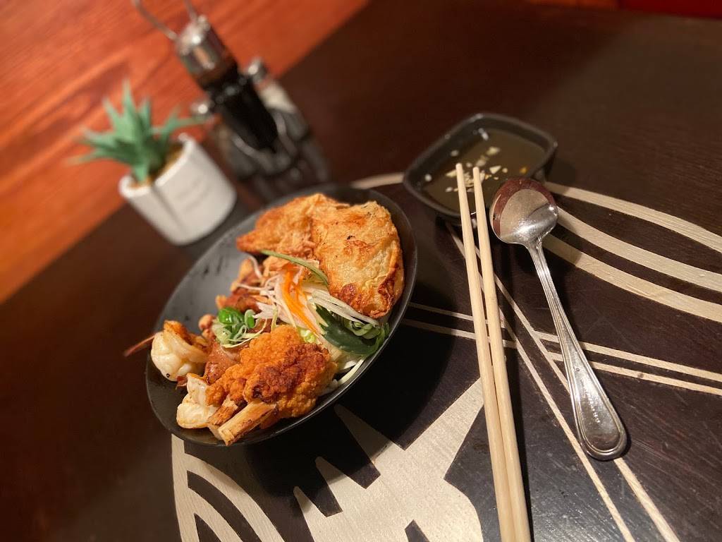 Pho Hiccup | restaurant | 36831 Garfield Rd, Clinton Twp, MI 48035, USA | 5862562705 OR +1 586-256-2705