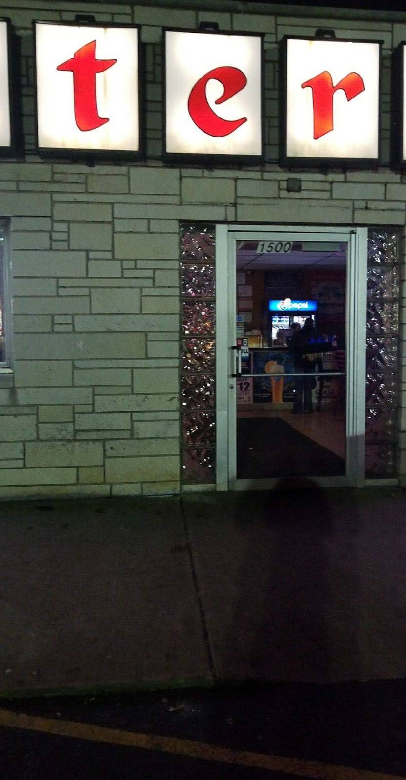 K & R Jesters | restaurant | 1500 N Lewis Ave, Waukegan, IL 60085, USA | 8472639705 OR +1 847-263-9705