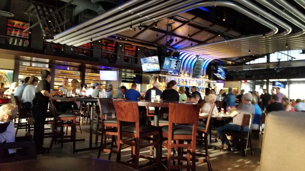 Yard House | restaurant | 2301 Fountain Square Dr, Lombard, IL 60148, USA | 6304951912 OR +1 630-495-1912