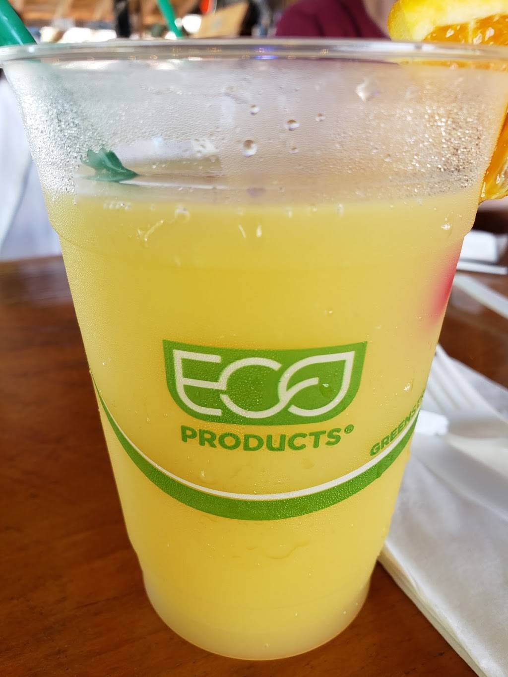 Two Heros Grill And Tiki Bar | restaurant | 2253 Pelots Point Rd, North Hero, VT 05474, USA | 8023723900 OR +1 802-372-3900