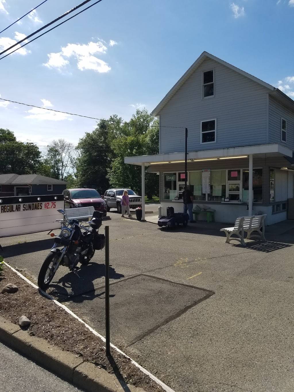 Lickety Split | restaurant | 720 Venango Ave, Cambridge Springs, PA 16403, USA | 8143988344 OR +1 814-398-8344