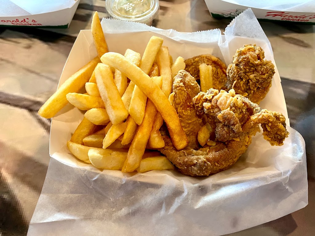 Harolds Chicken | restaurant | 1381 W Sunset Rd #100, Henderson, NV 89014, USA | 7024765542 OR +1 702-476-5542