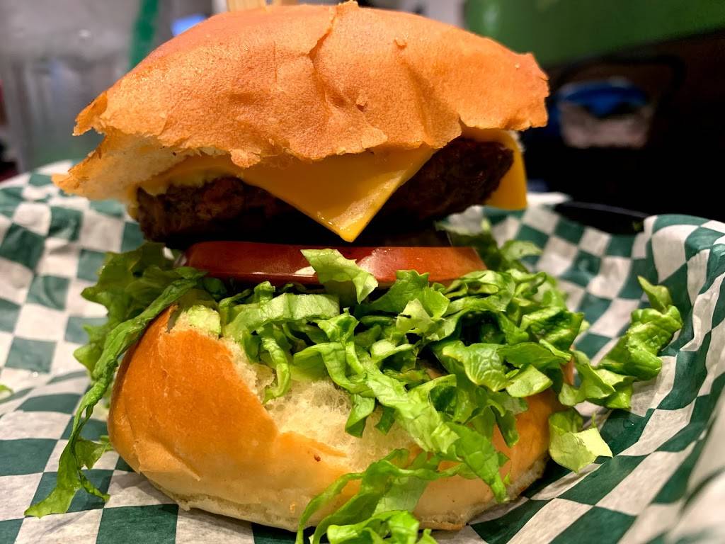 Wahlburgers | restaurant | 6301 Silver Dart Dr, Mississauga, ON L5P 1B2, Canada | 4167762576 OR +1 416-776-2576