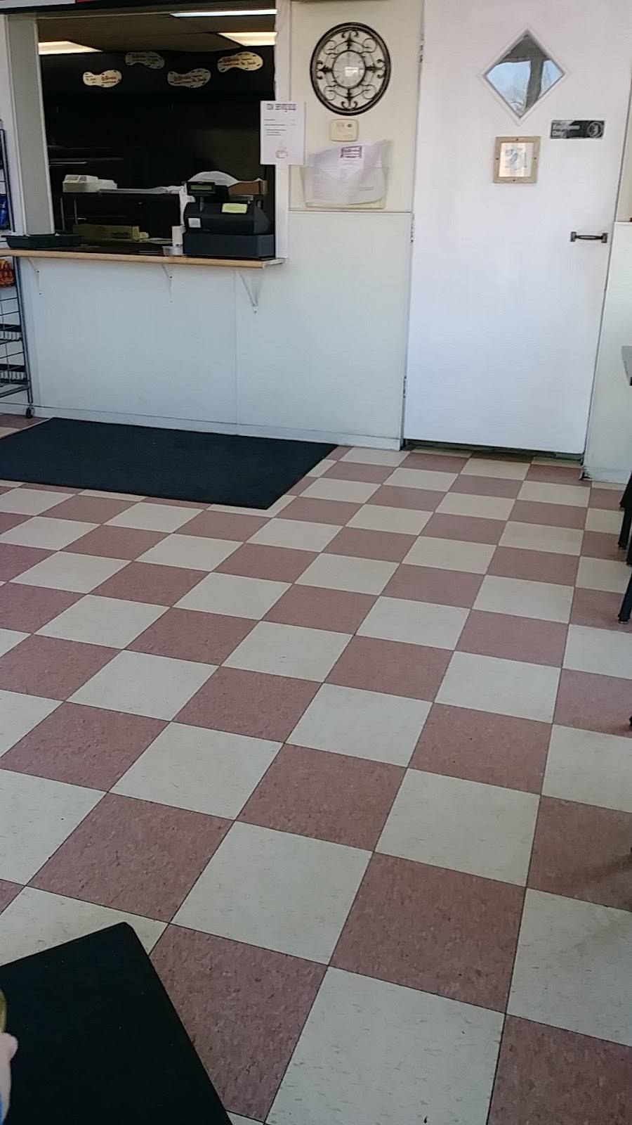 LaGondola Spaghetti House | restaurant | 1122 N 4th St, Chillicothe, IL 61523, USA | 3092745488 OR +1 309-274-5488