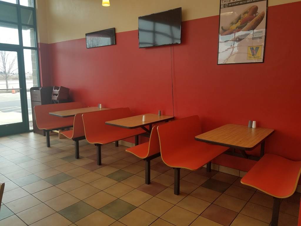 Interstate Dogs | restaurant | 12120 75th St, Kenosha, WI 53142, USA | 2628577175 OR +1 262-857-7175