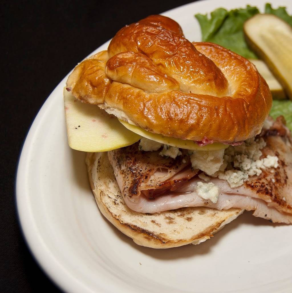 Pourhouse Bar & Grill | restaurant | 124 E 4th St, Loveland, CO 80537, USA | 9706691699 OR +1 970-669-1699