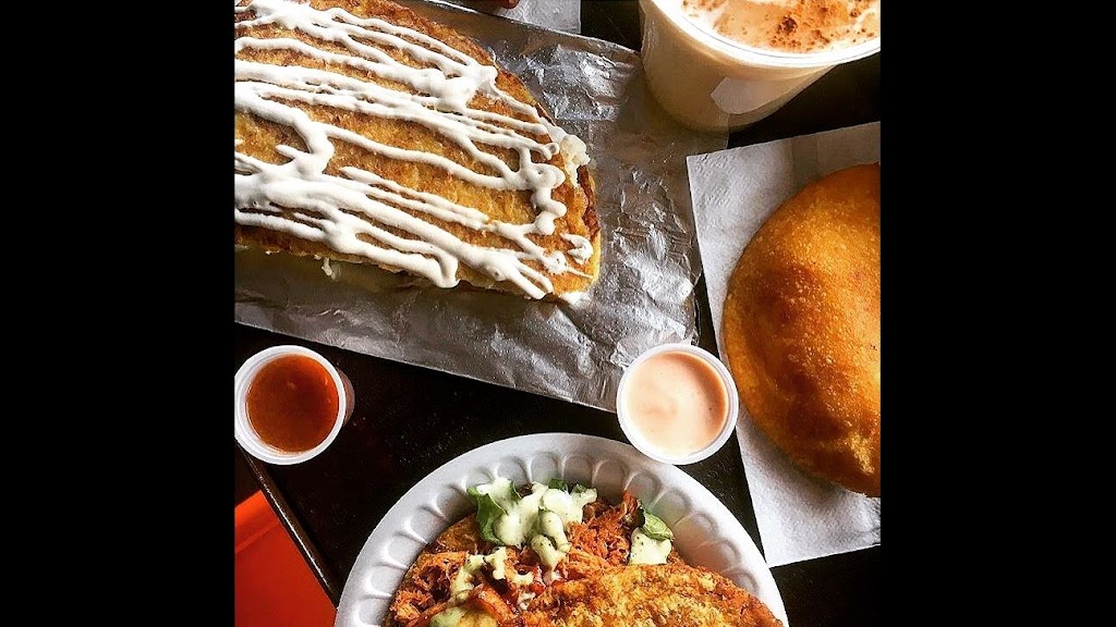 Cachapas y Mas | restaurant | 107 Dyckman St, New York, NY 10040, USA | 2123042224 OR +1 212-304-2224