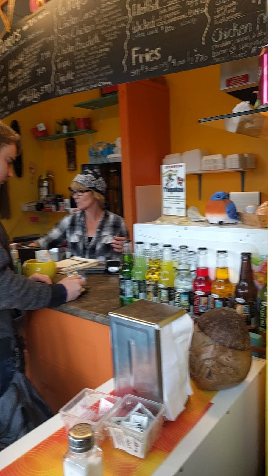 Snack Shack | restaurant | 752 15, Kingston, ON K7K 6X2, Canada | 6135073003 OR +1 613-507-3003