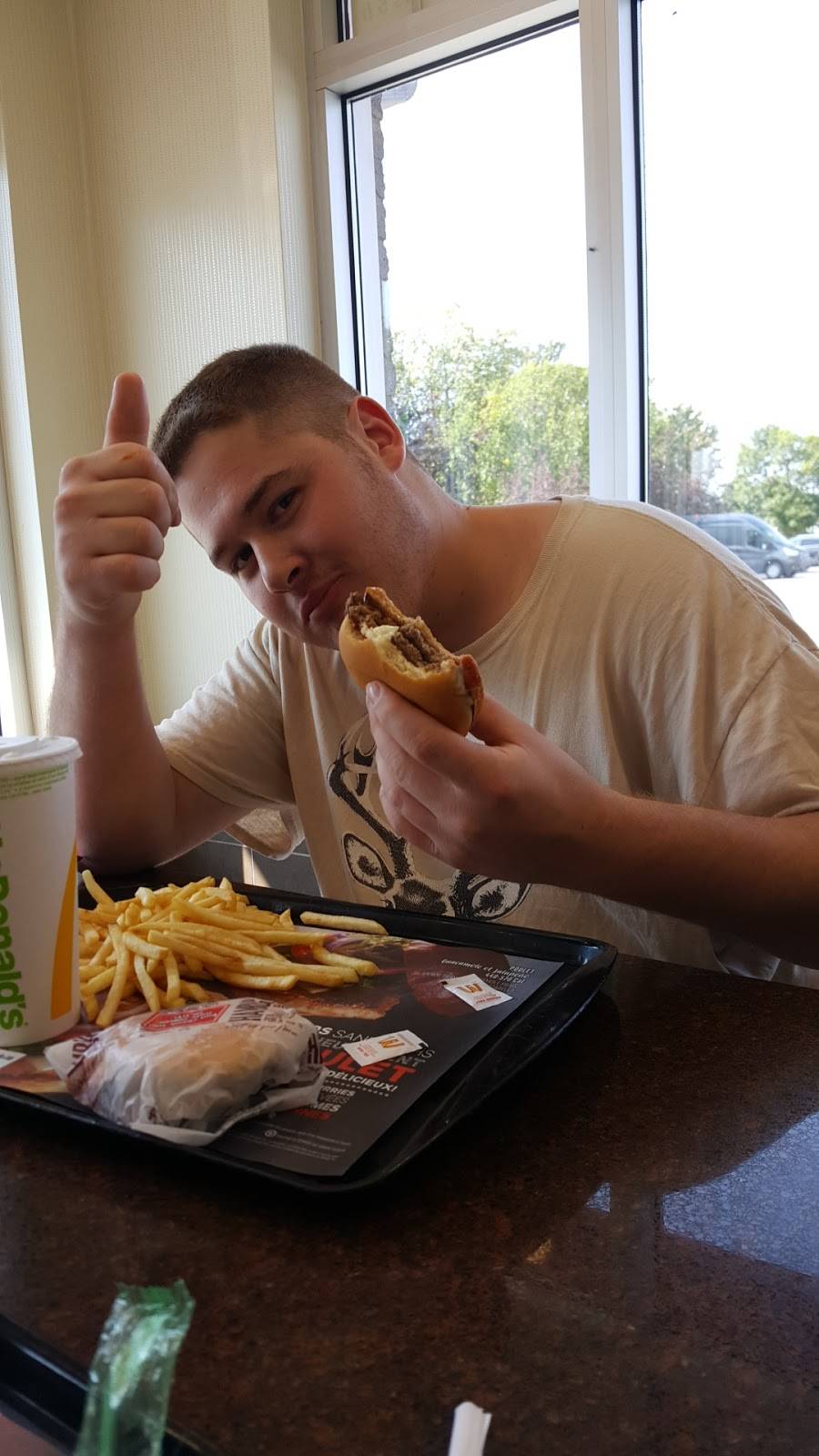 McDonalds | cafe | 848 Boulevard de lAnge-Gardien, LAssomption, QC J5W 4M9, Canada | 4505890229 OR +1 450-589-0229