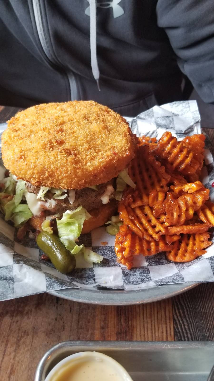 Stooges | restaurant | 2 Pine St, Lockport, NY 14094, USA | 7164341100 OR +1 716-434-1100