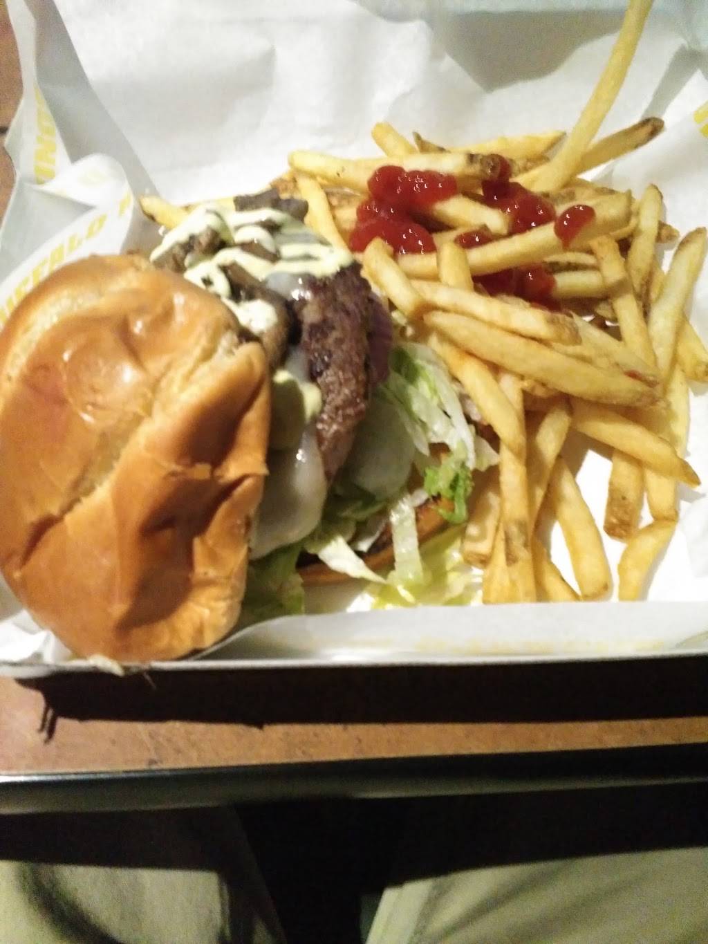 Chulas Sports Cantina | night club | 10516 Katy Fwy, Houston, TX 77043, USA | 7134656544 OR +1 713-465-6544