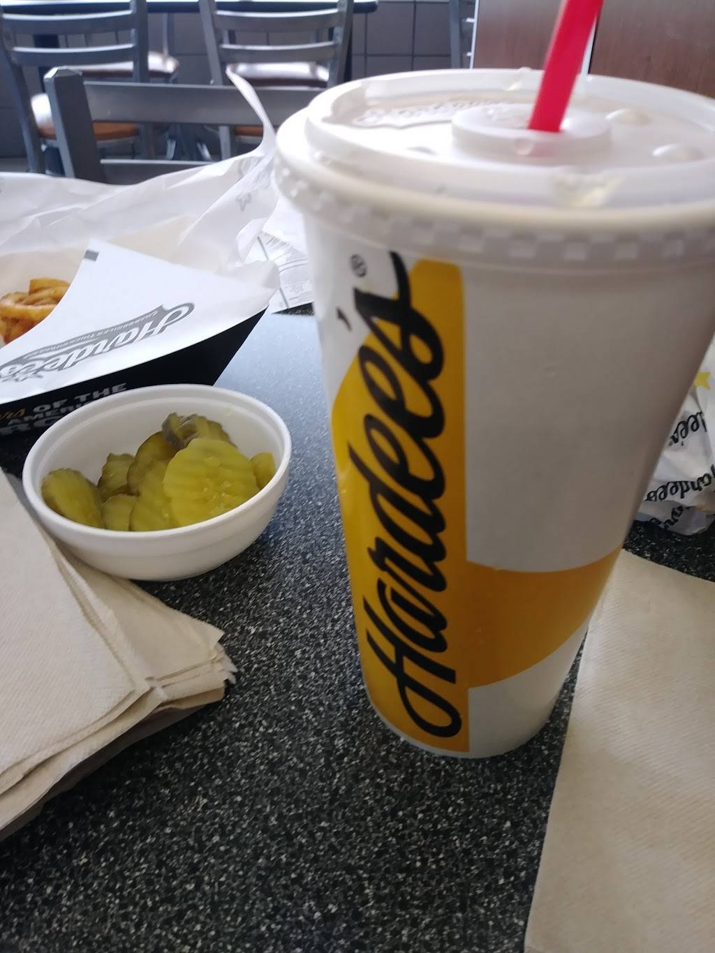 Hardees | restaurant | 108 N 4th St, Chillicothe, IL 61523, USA | 3092742747 OR +1 309-274-2747