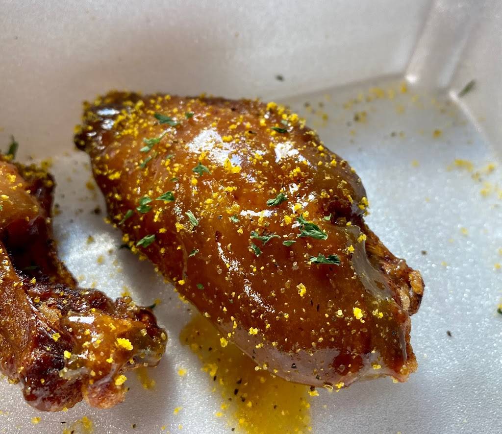 Wingman | restaurant | 5731 Rendon Bloodworth Rd, Fort Worth, TX 76140, USA | 8173954659 OR +1 817-395-4659