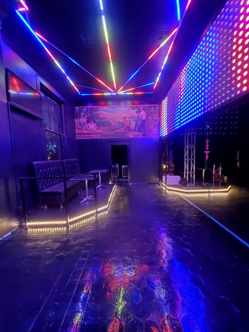 Nebula on Main Lounge & Eatery | restaurant | 301 Main St, Vacaville, CA 95688, USA | 7075147192 OR +1 707-514-7192