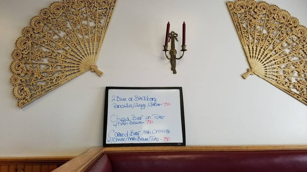 Lindas Corner Diner | restaurant | 1173 Auburn Rd, Locke, NY 13092, USA | 6075339810 OR +1 607-533-9810