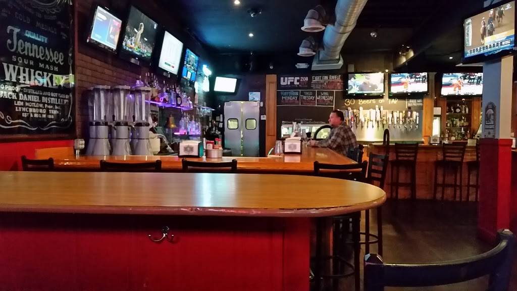 Draft Picks Sports Grill | night club | 15856 Imperial Hwy, La Mirada, CA 90638, USA | 5629479990 OR +1 562-947-9990