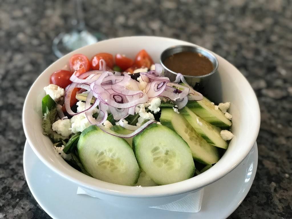 Ninos Restaurant & Bar | restaurant | 7 B Everett St, Revere, MA 02151, USA | 7816293494 OR +1 781-629-3494