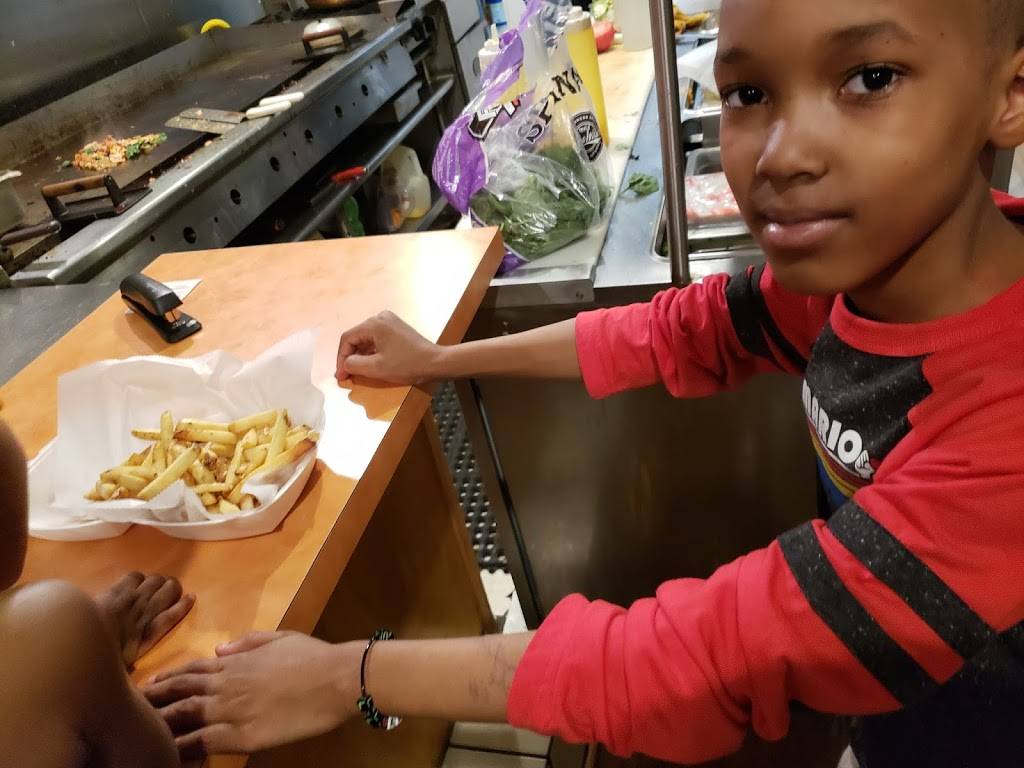 Ms Esthers Breakfast | restaurant | 6053 Ogontz Ave, Philadelphia, PA 19141, USA | 2155483725 OR +1 215-548-3725