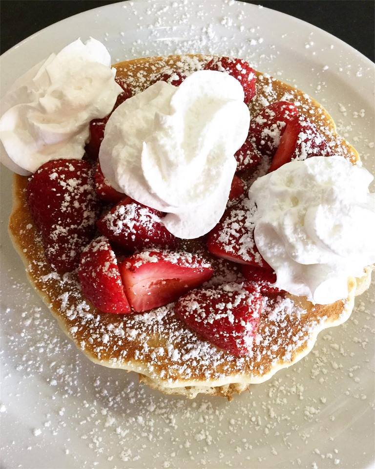 Dalias Pancake House | restaurant | 10719 S Roberts Rd, Palos Hills, IL 60465, USA | 7085862526 OR +1 708-586-2526