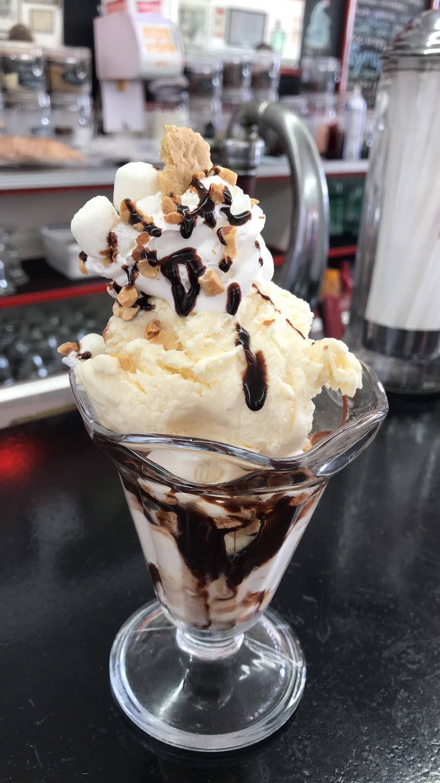 Paynes | meal takeaway | 101 E Laurel St, Scottsboro, AL 35768, USA | 2565742140 OR +1 256-574-2140