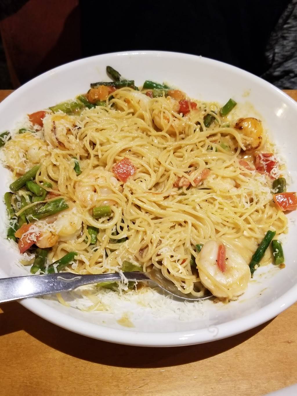 Olive Garden Italian Restaurant | meal takeaway | 4811 Outer Loop, Louisville, KY 40219, USA | 5029682978 OR +1 502-968-2978