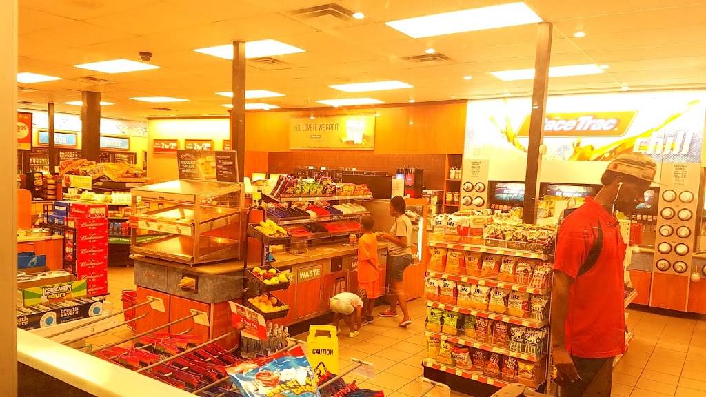 RaceTrac | bakery | 4156 W Blue Heron Blvd, Riviera Beach, FL 33404, USA | 5618818330 OR +1 561-881-8330