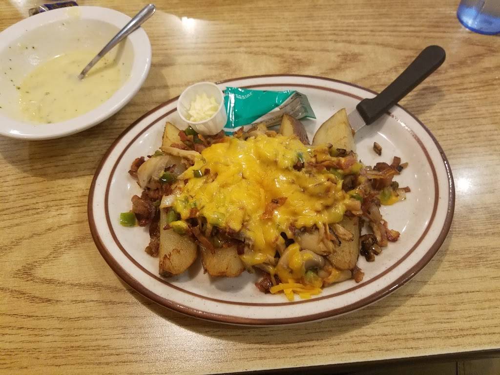 New Pine Ridge Restaurant | restaurant | 1302 N Center Ave, Merrill, WI 54452, USA | 7155363010 OR +1 715-536-3010