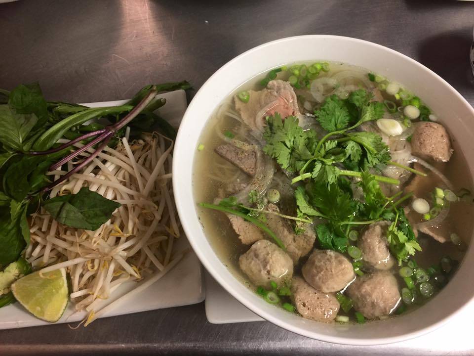 Bamboo Bistro | restaurant | 1 Cumberland St, Westbrook, ME 04092, USA | 2075915444 OR +1 207-591-5444