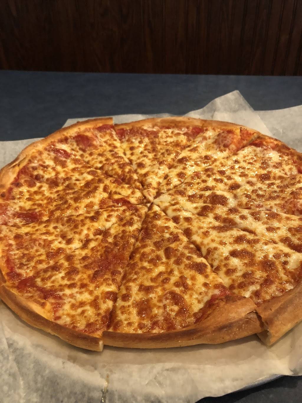 Huron Pizza House | restaurant | 812 Main St, Huron, OH 44839, USA | 4194335751 OR +1 419-433-5751