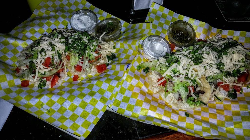 The Heights Bar & Grill | restaurant | 6436 W Montrose Ave, Harwood Heights, IL 60706, USA | 7088677781 OR +1 708-867-7781